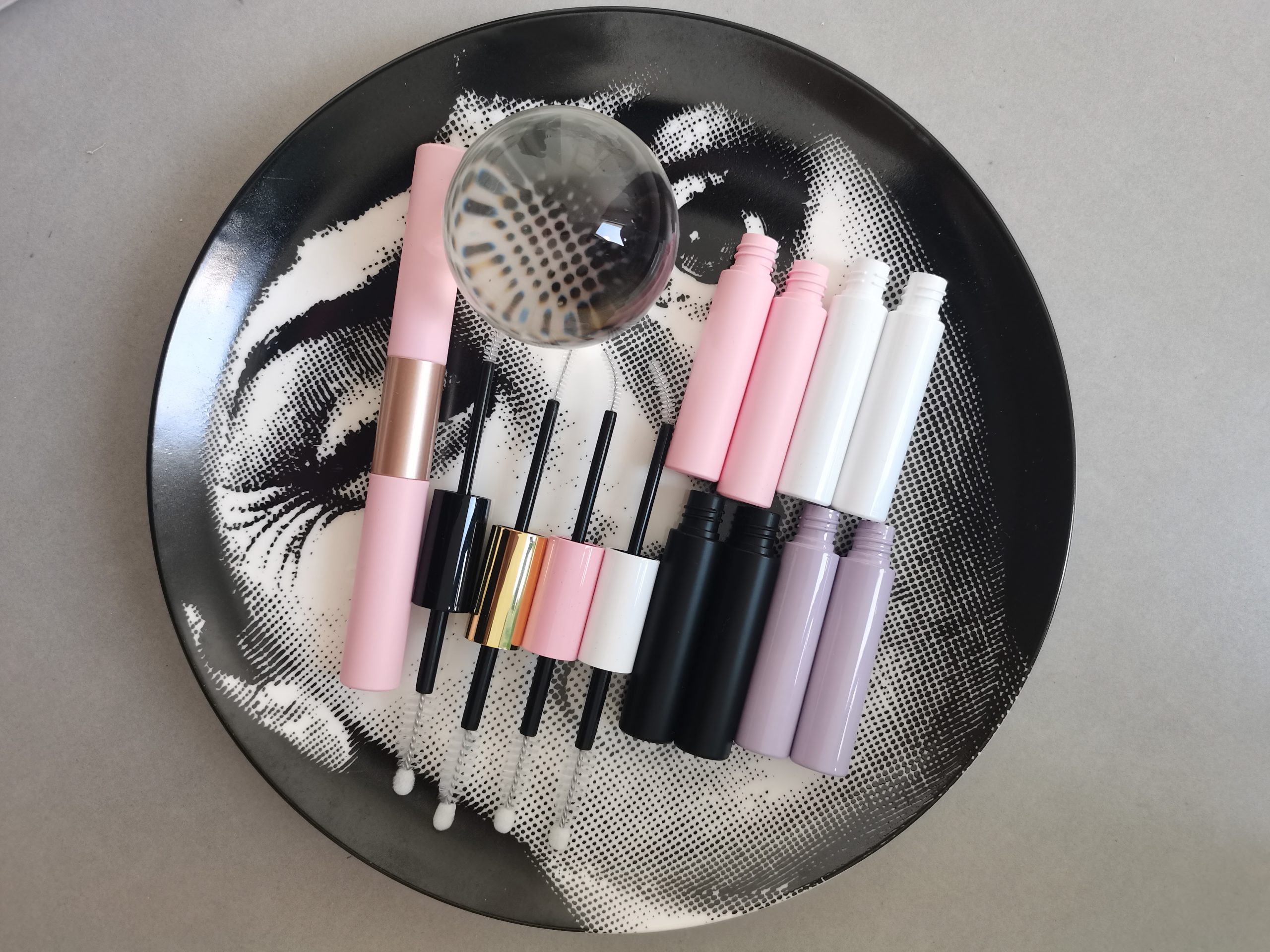 Dual-ended lash glue tubes, 2-in-1 bond and seal empty cosmetic packaging for DIY cluster lashes
